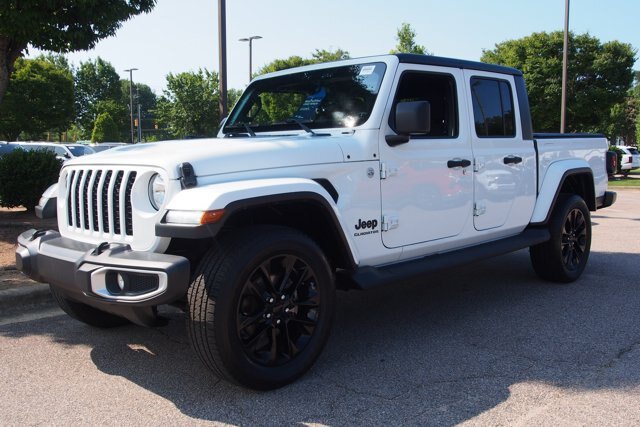 Used 2021 Jeep Gladiator Sport AWD/4WD image 3