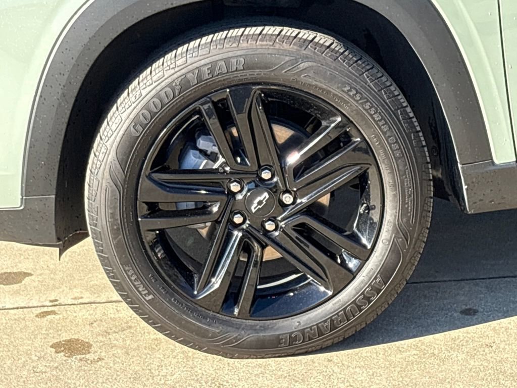 Used 2025 Chevrolet Trax ACTIV image 13