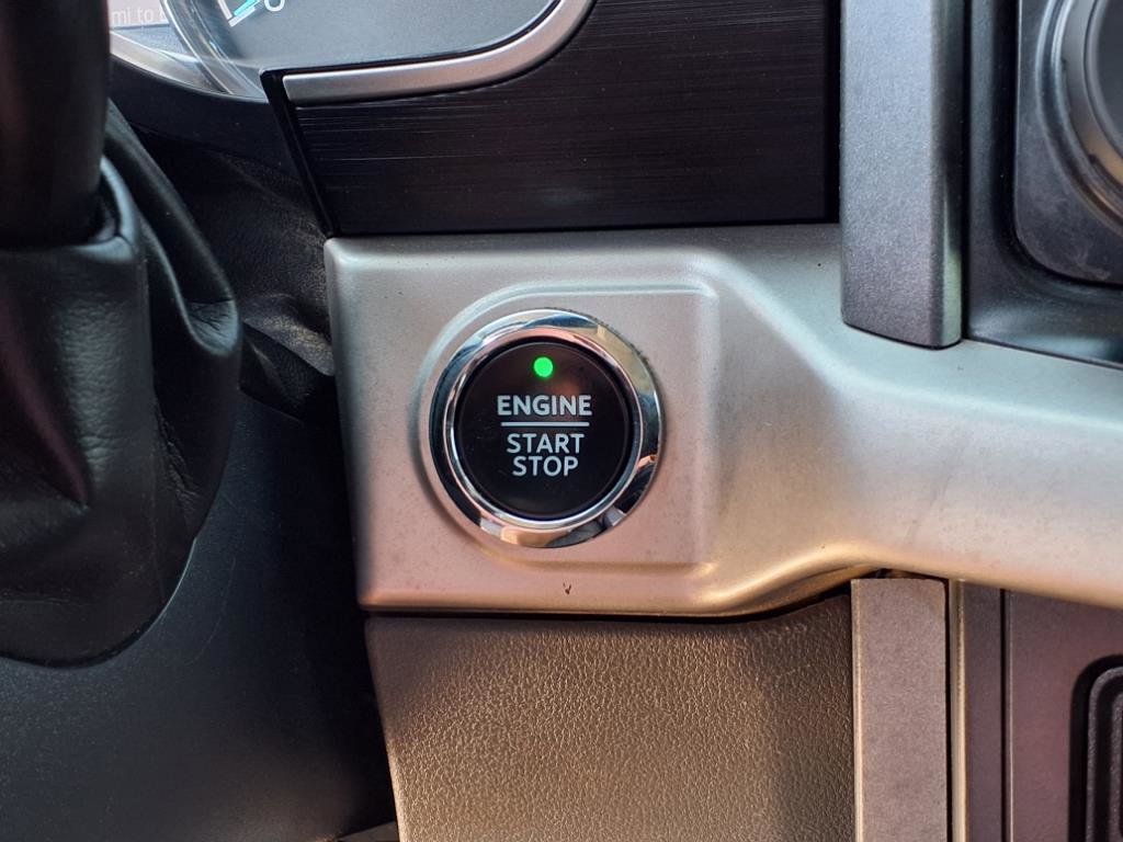 Certified 2022 Ford F150 XLT w/ Equipment Group 302A High image 11