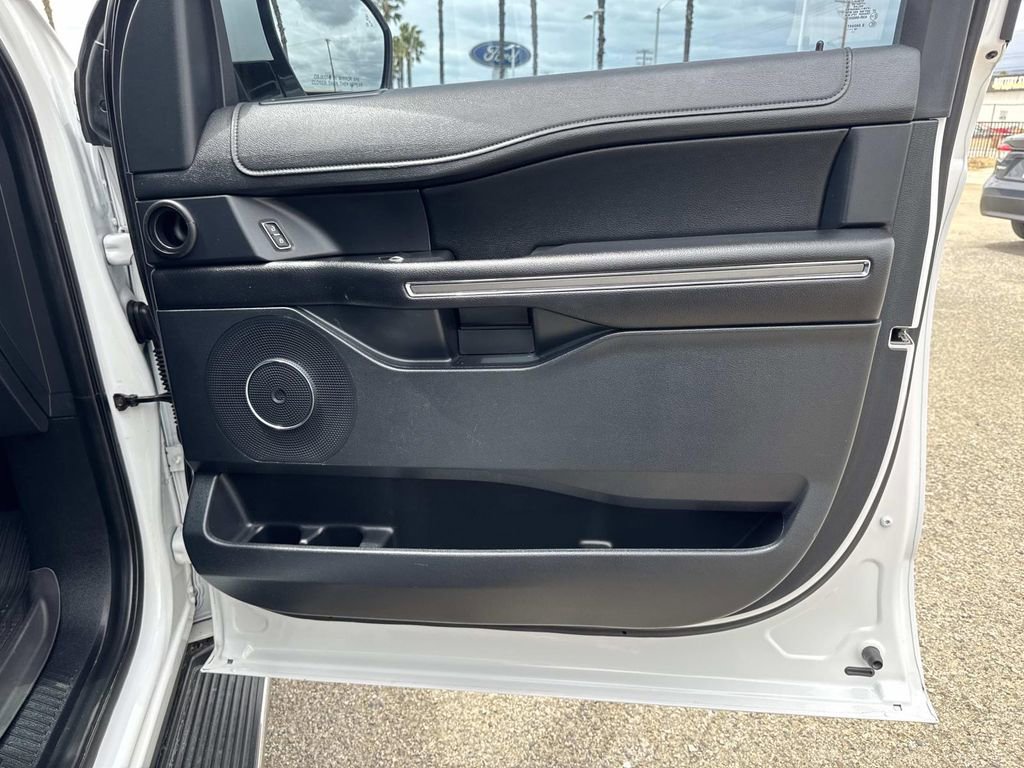 Certified 2019 Ford Expedition XLT w/ Equipment Group 202A RWD image 31
