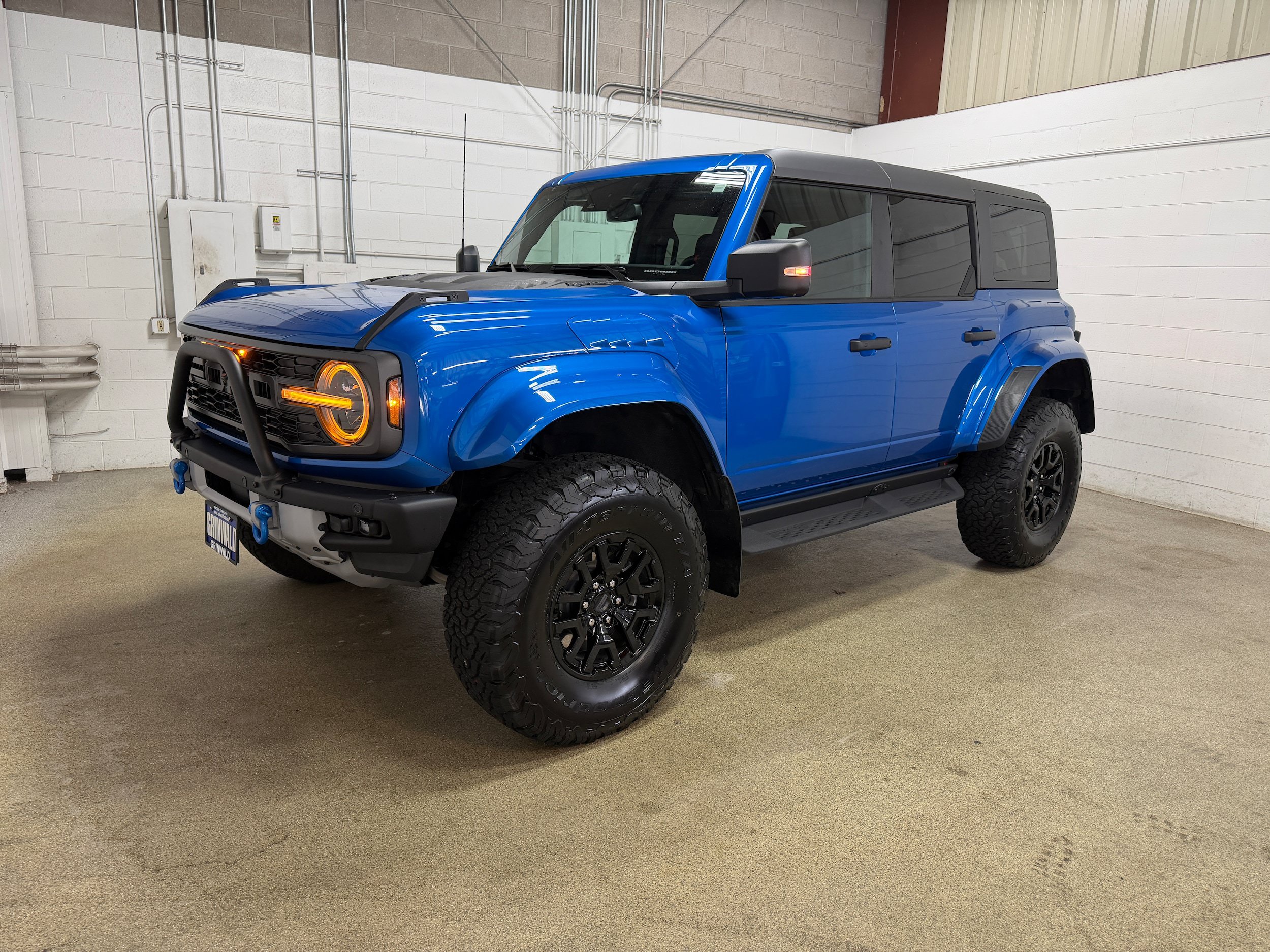 Certified 2024 Ford Bronco Raptor w/ Interior Carbon Fiber Pack 6 AWD/4WD image 2