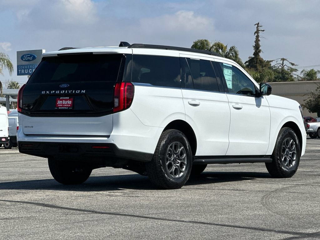 Certified 2025 Ford Expedition Active AWD/4WD image 3
