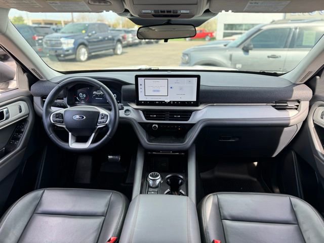 Certified 2025 Ford Explorer Active w/ Active Comfort Package AWD/4WD image 2