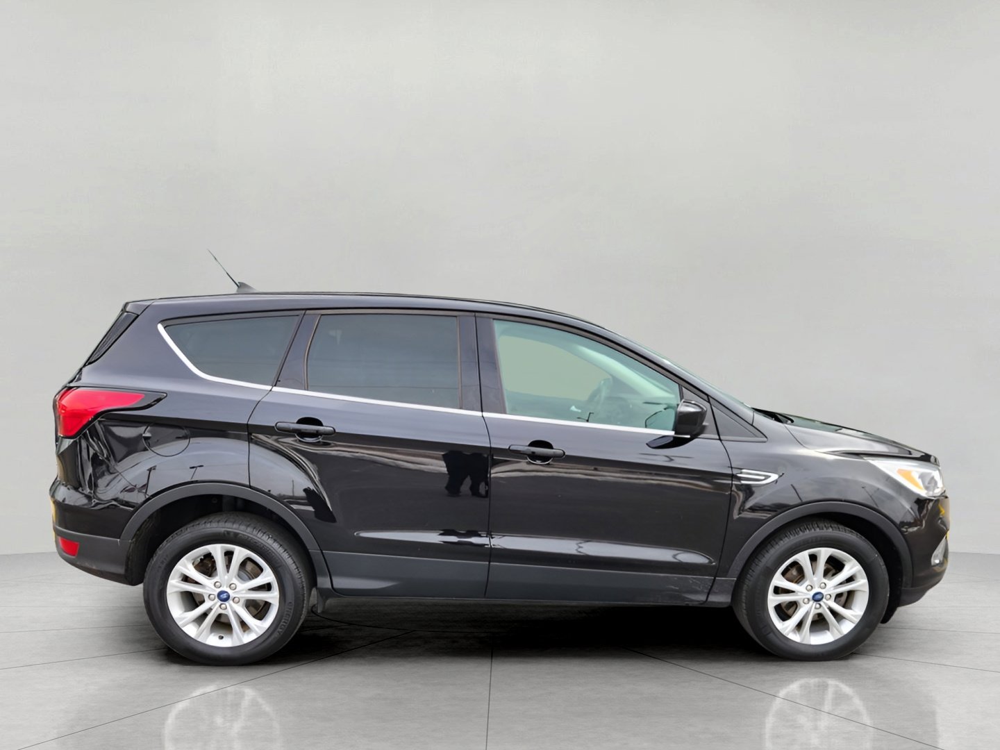 Certified 2019 Ford Escape SE image 5