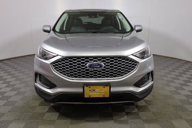 Certified 2024 Ford Edge SEL w/ Convenience Package AWD/4WD image 3