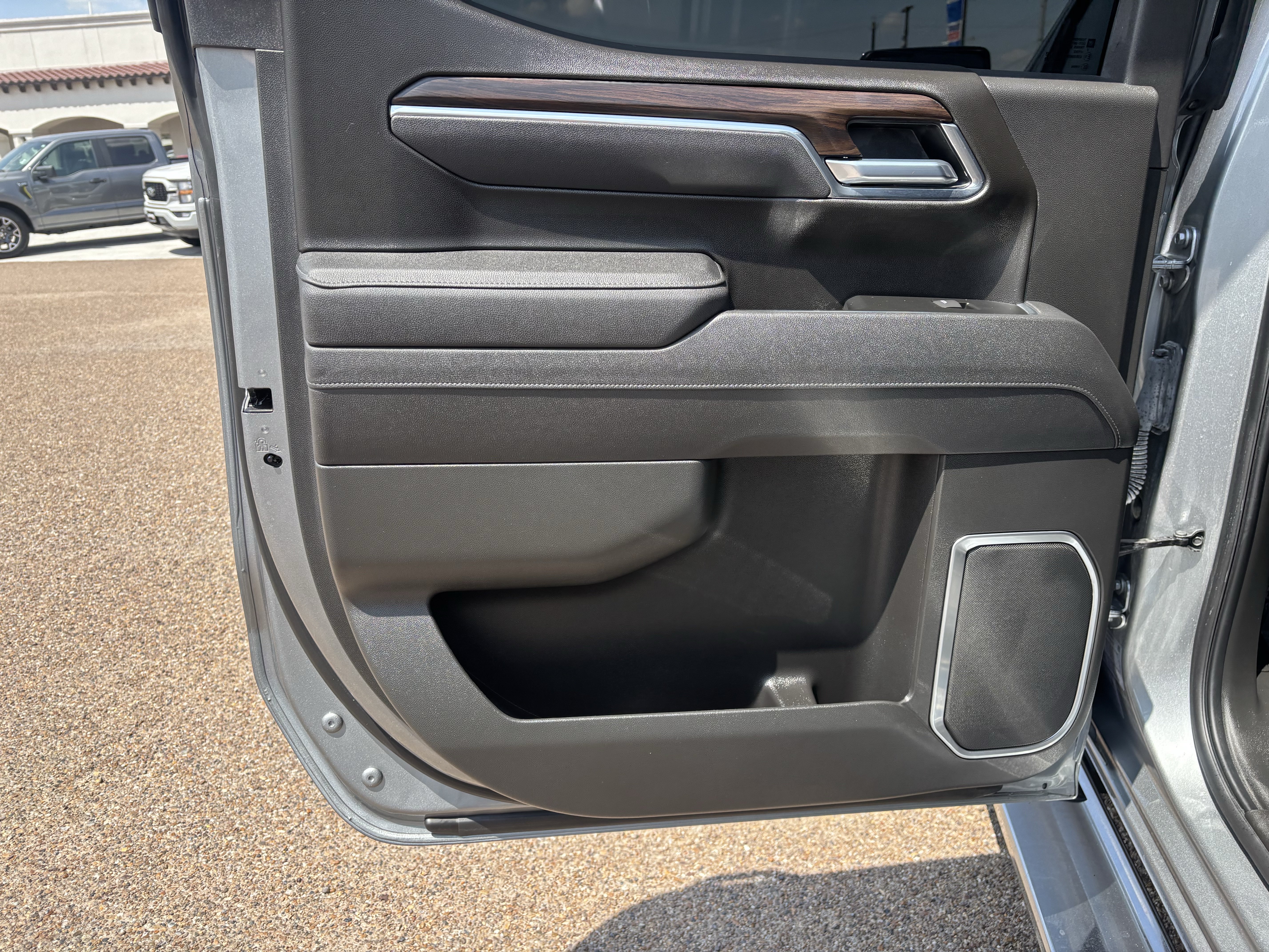 Used 2026 GMC Sierra 1500 SLT RWD image 14