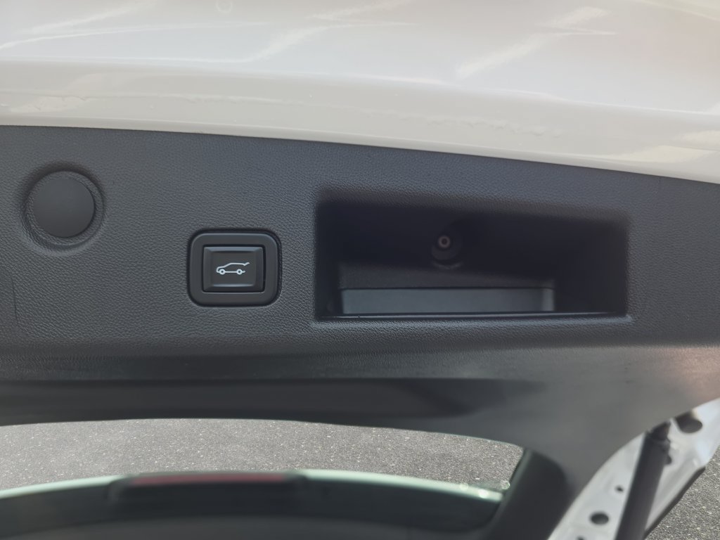 Used 2022 Chevrolet Equinox LT AWD/4WD image 12