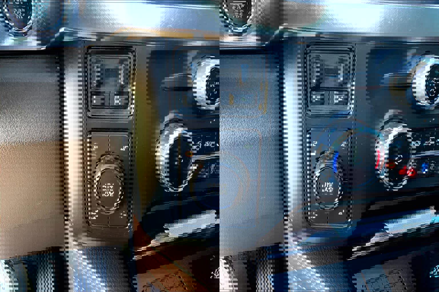 Certified 2024 Ford F250 King Ranch w/ Chrome Package image 31