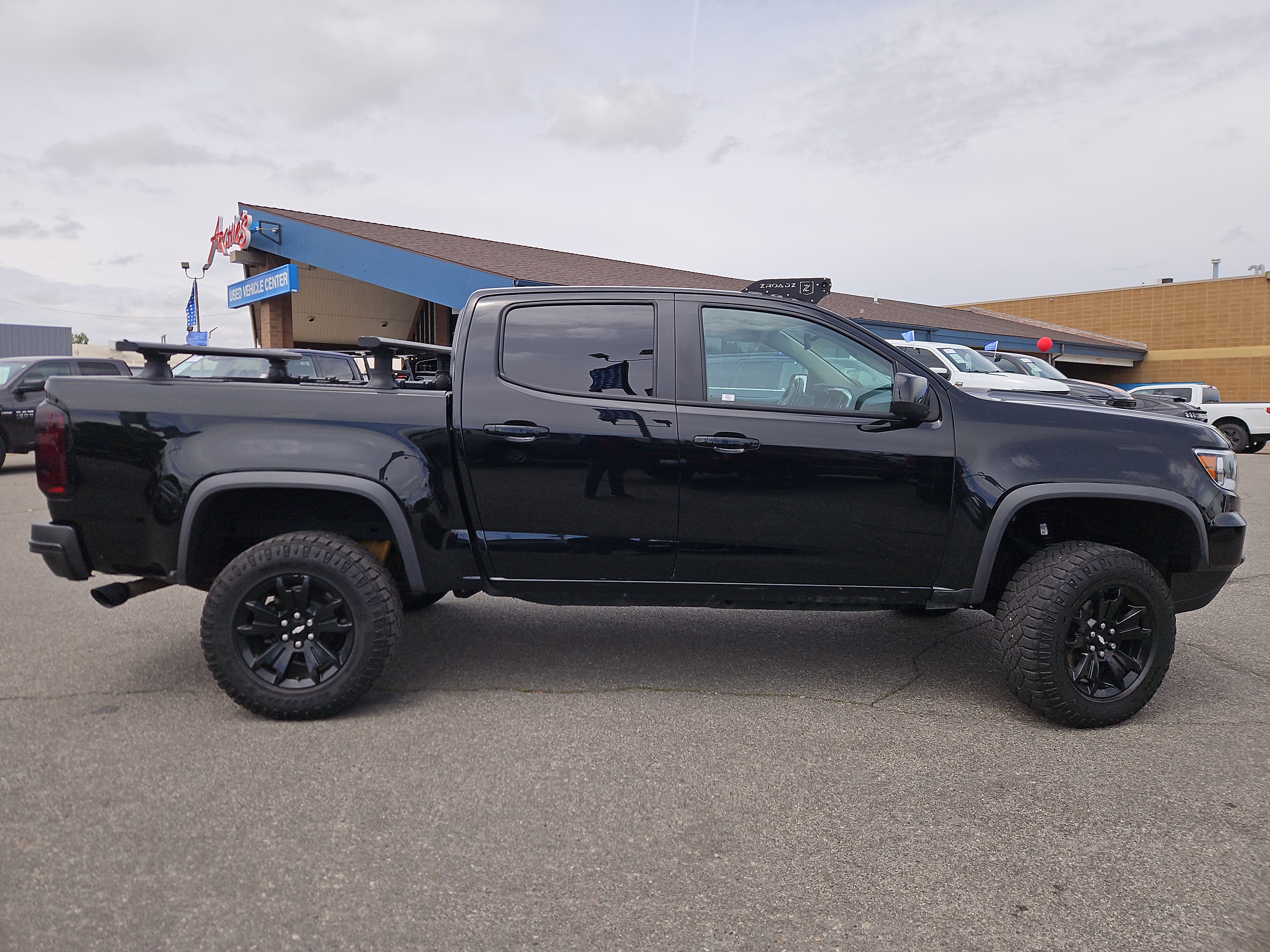 Used 2022 Chevrolet Colorado ZR2 w/ ZR2 Midnight Special Edition AWD/4WD image 6