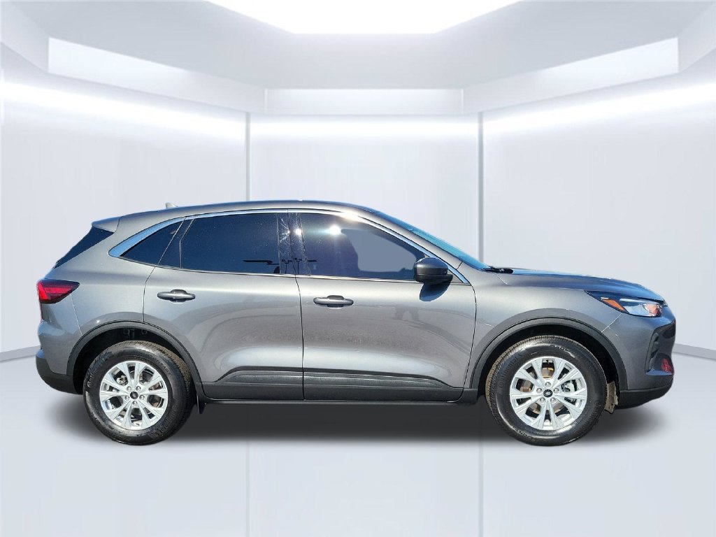 Certified 2023 Ford Escape Active w/ Tech Pack #2 AWD/4WD image 4