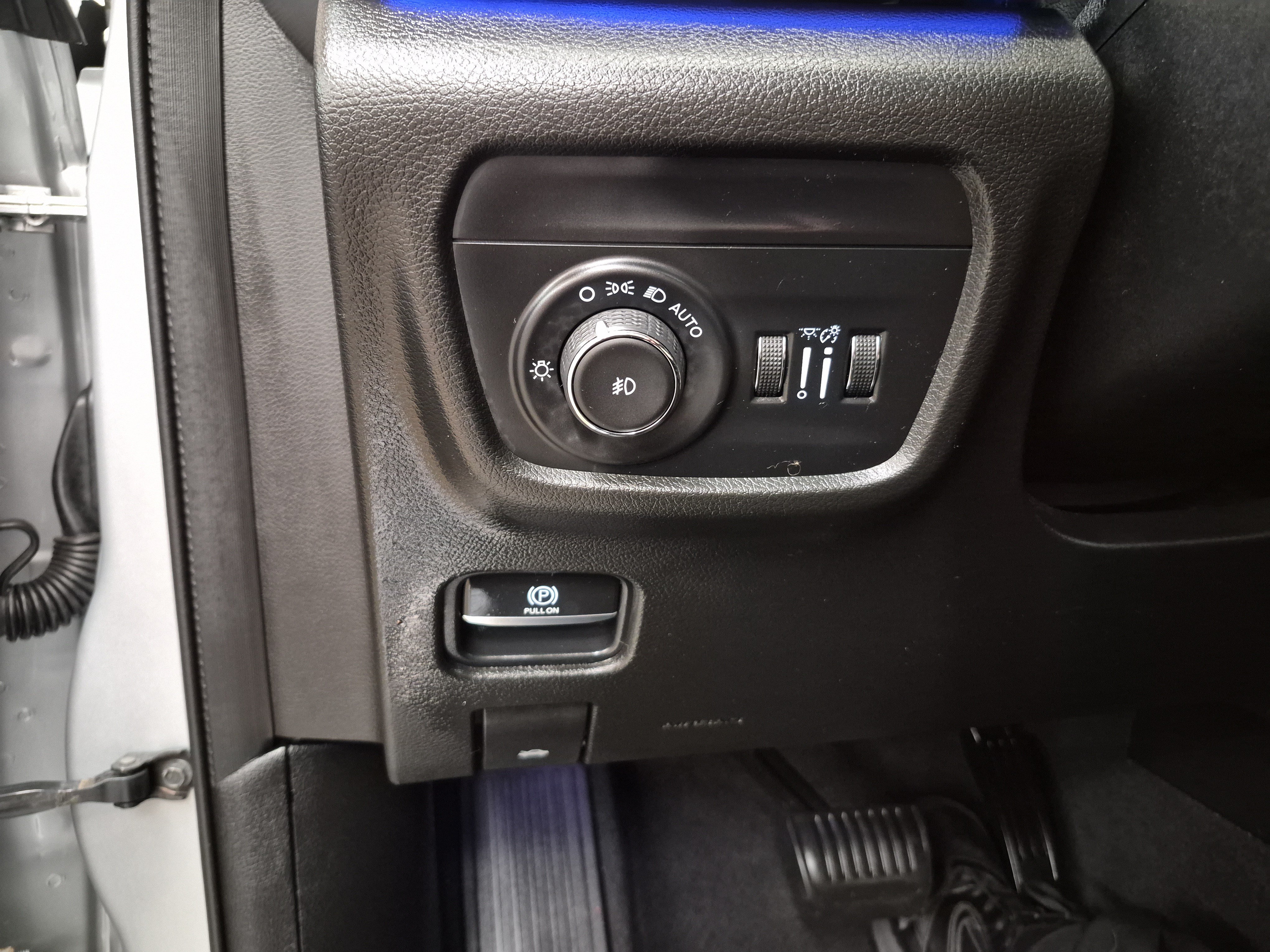 Used 2021 Jeep Grand Cherokee L Summit w/ Luxury Tech Group V AWD/4WD image 25