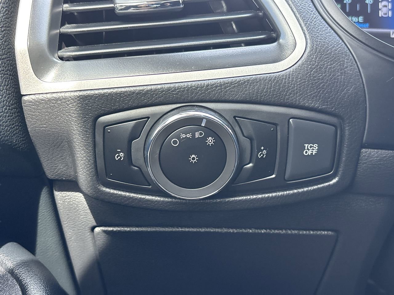 Certified 2024 Ford Edge SE AWD/4WD image 29
