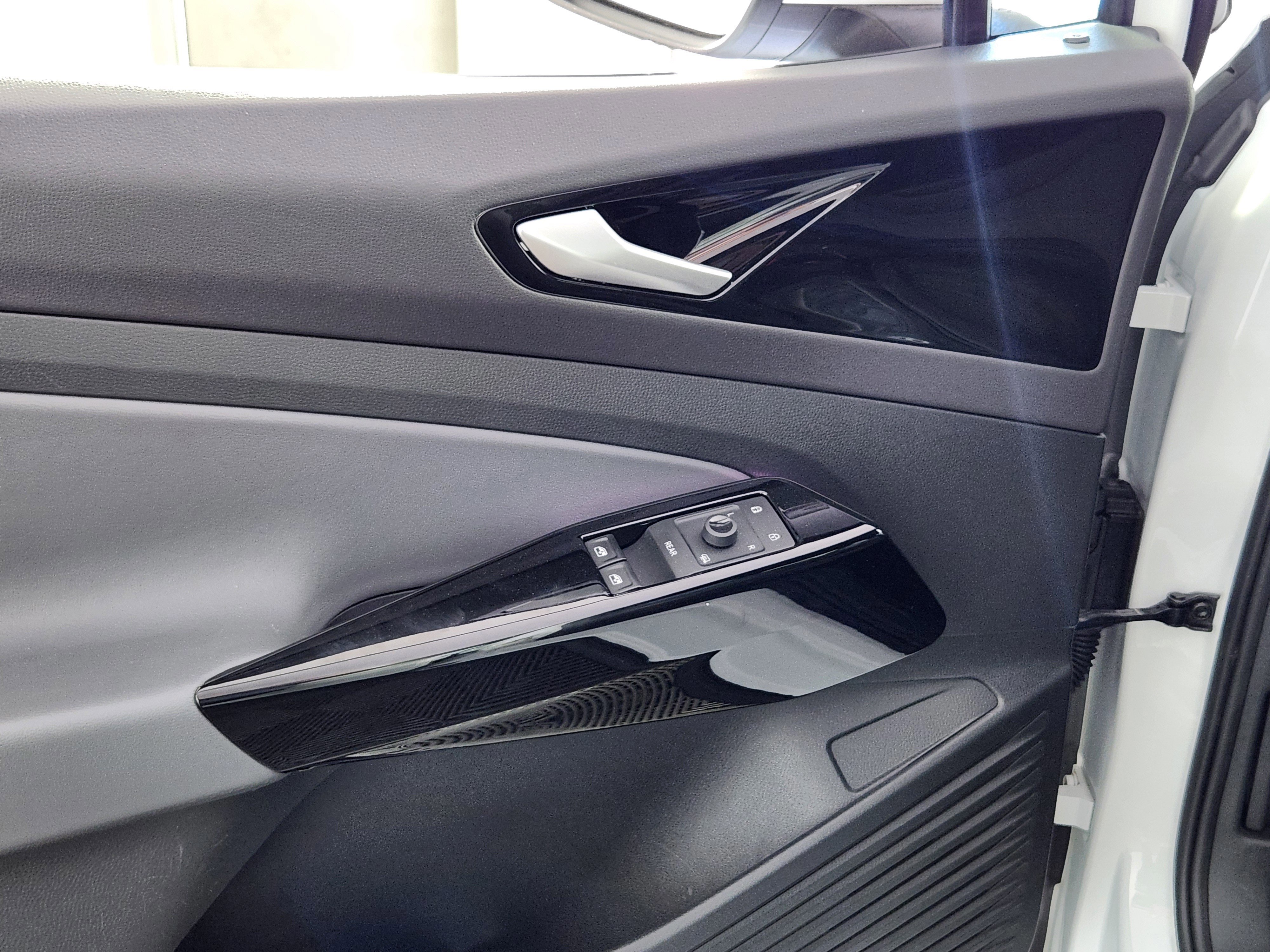 Used 2021 Volkswagen ID.4 Pro image 15