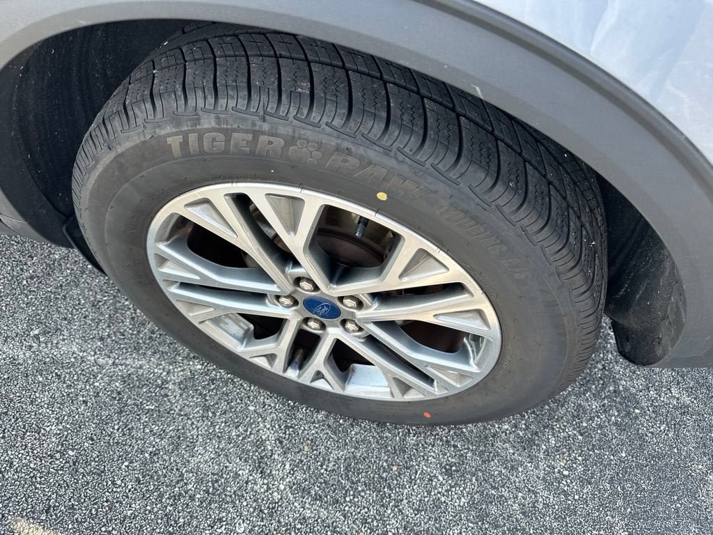 Certified 2022 Ford Escape SEL FWD image 8