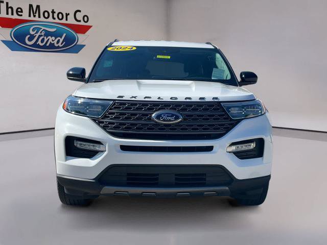 Certified 2024 Ford Explorer XLT w/ Equipment Group 202A AWD/4WD image 2