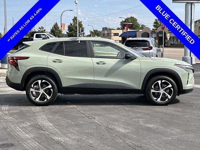 Used 2024 Chevrolet Trax RS w/ Sunroof Package FWD image 2