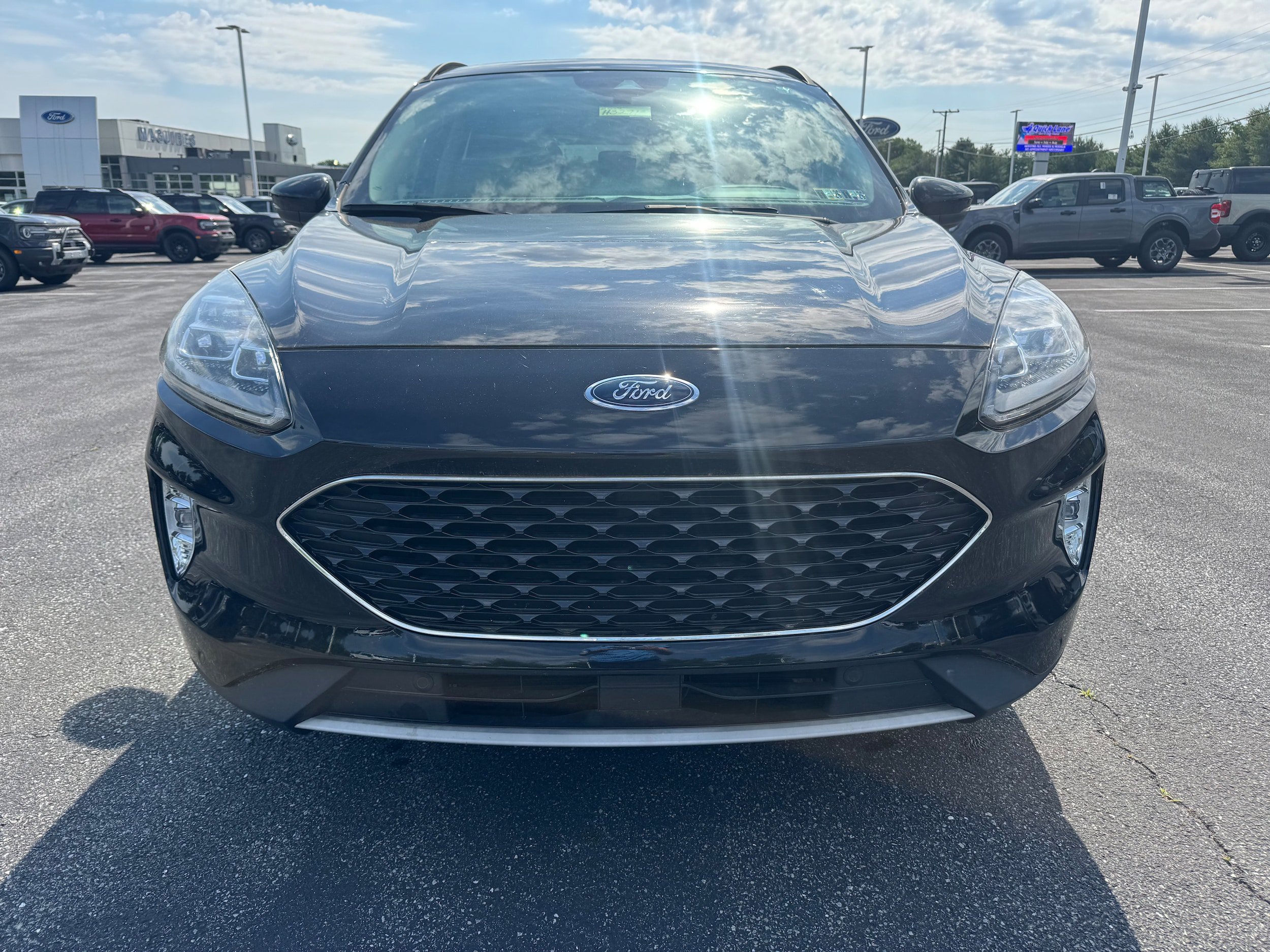 Certified 2020 Ford Escape Titanium w/ Titanium Premium Package 2.0 AWD/4WD image 9