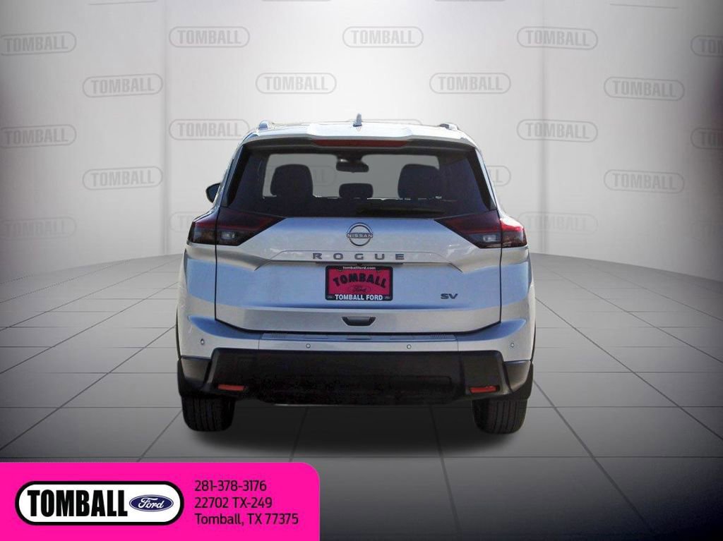 Used 2024 Nissan Rogue SV w/ SV Premium Package image 4