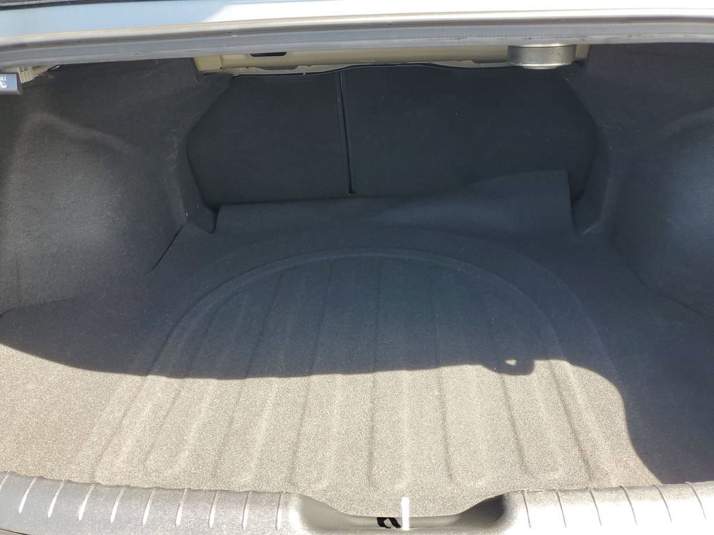 Used 2024 Hyundai Elantra Limited FWD image 31