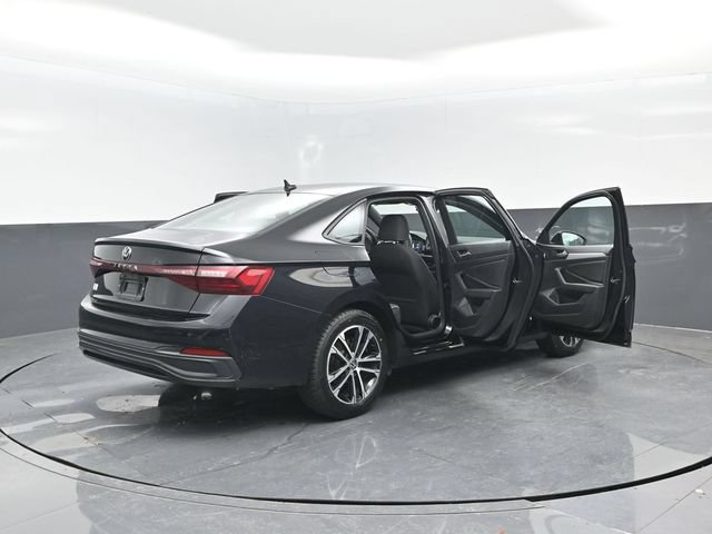 Used 2025 Volkswagen Jetta Sport FWD image 27