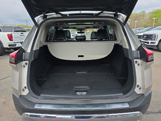 Used 2023 Nissan Rogue Platinum w/ Platinum Premium Package image 16