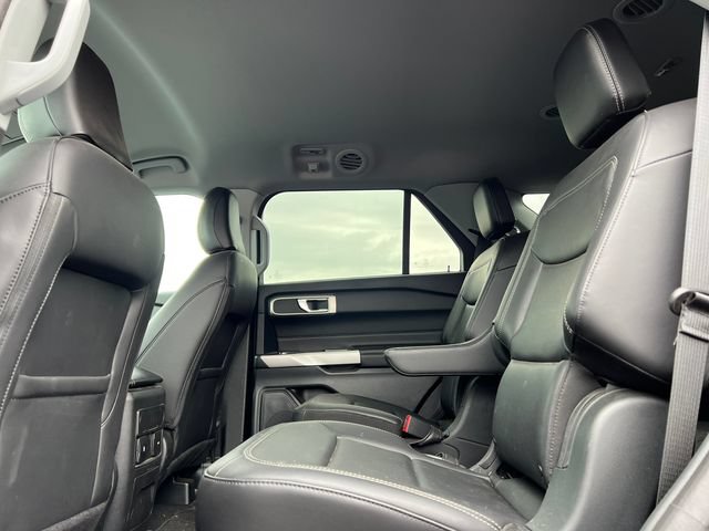 Certified 2024 Ford Explorer XLT w/ Equipment Group 202A AWD/4WD image 4