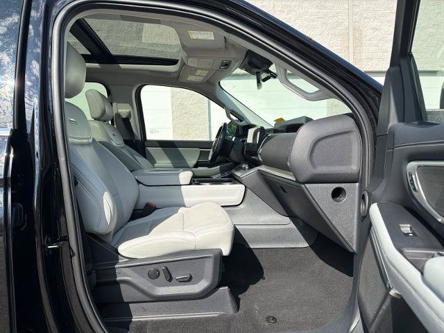 Certified 2025 Ford Expedition Platinum w/ Driver's Package AWD/4WD image 26