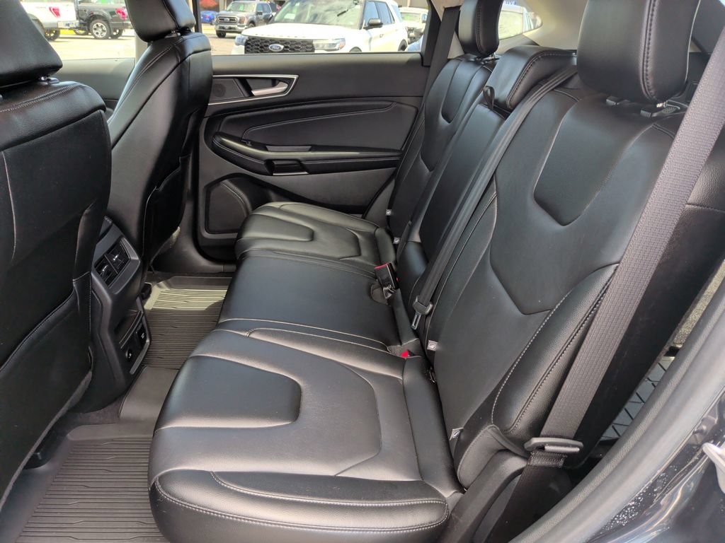 Certified 2022 Ford Edge Titanium AWD/4WD image 6