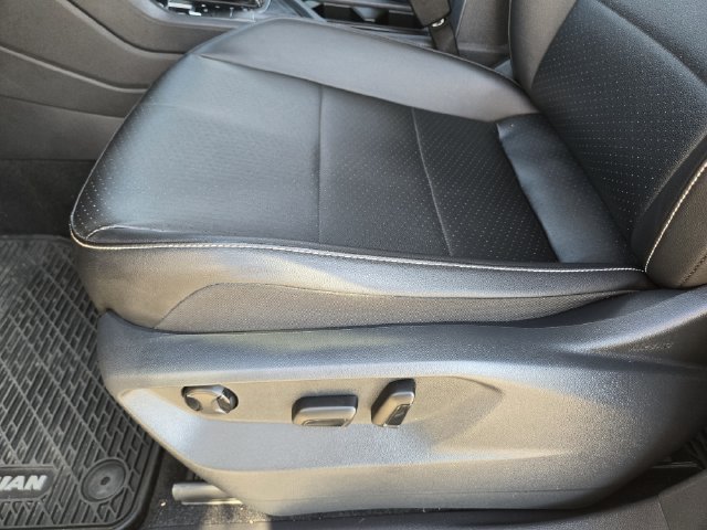 Used 2021 Volkswagen Tiguan SE w/ Panoramic Sunroof Package FWD image 22
