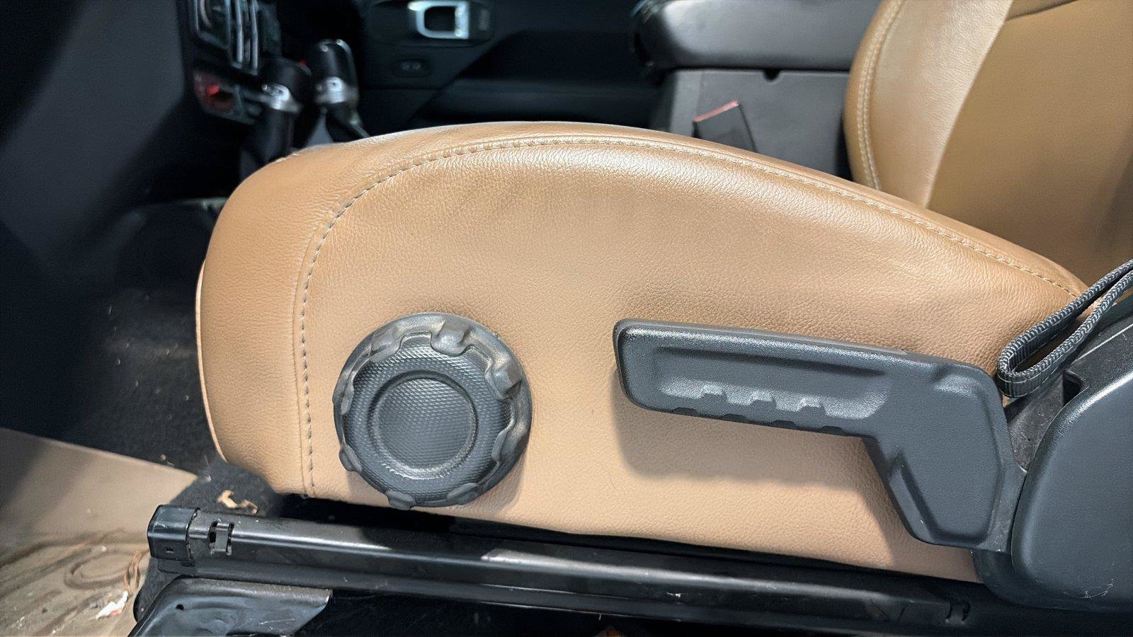 Used 2020 Jeep Gladiator Rubicon AWD/4WD image 21