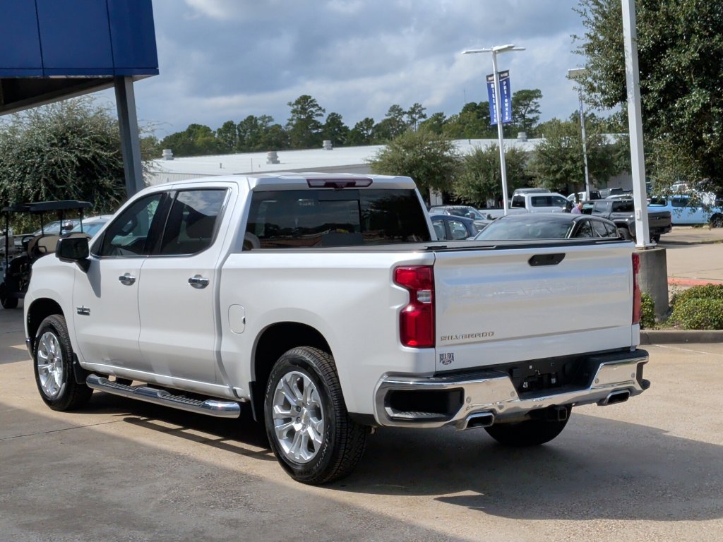 Used 2023 Chevrolet Silverado 1500 LTZ w/ Technology Package AWD/4WD image 5