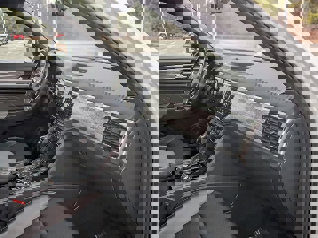 Used 2022 Volkswagen Atlas Cross Sport SE image 39