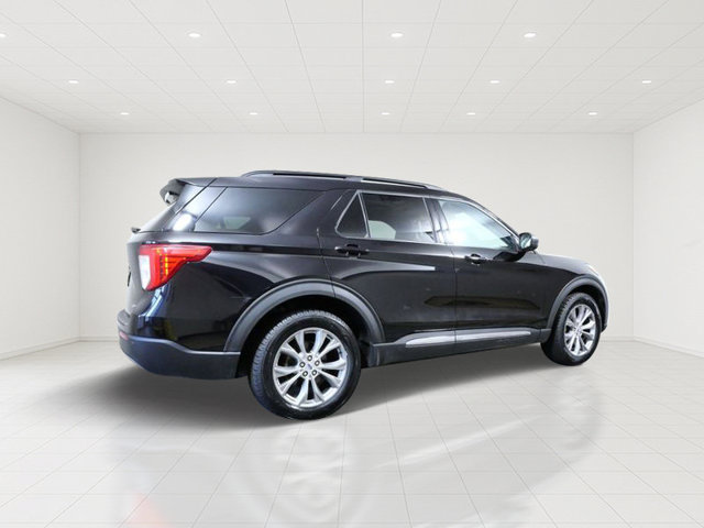 Certified 2023 Ford Explorer XLT w/ Equipment Group 202A AWD/4WD image 7