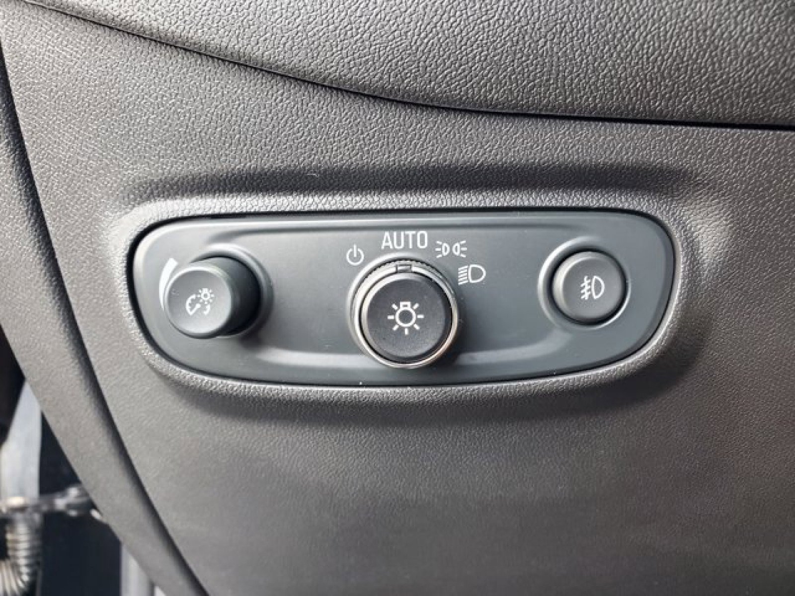 Used 2024 Chevrolet Equinox Premier image 16