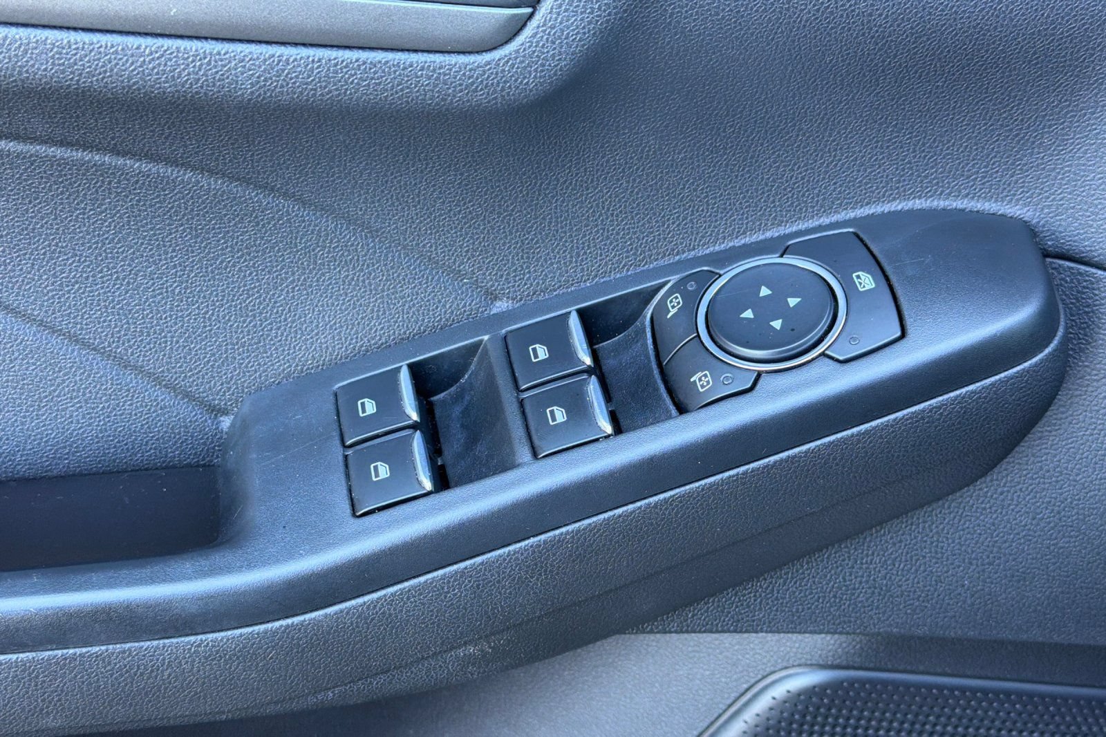 Certified 2024 Ford Escape Active AWD/4WD image 17