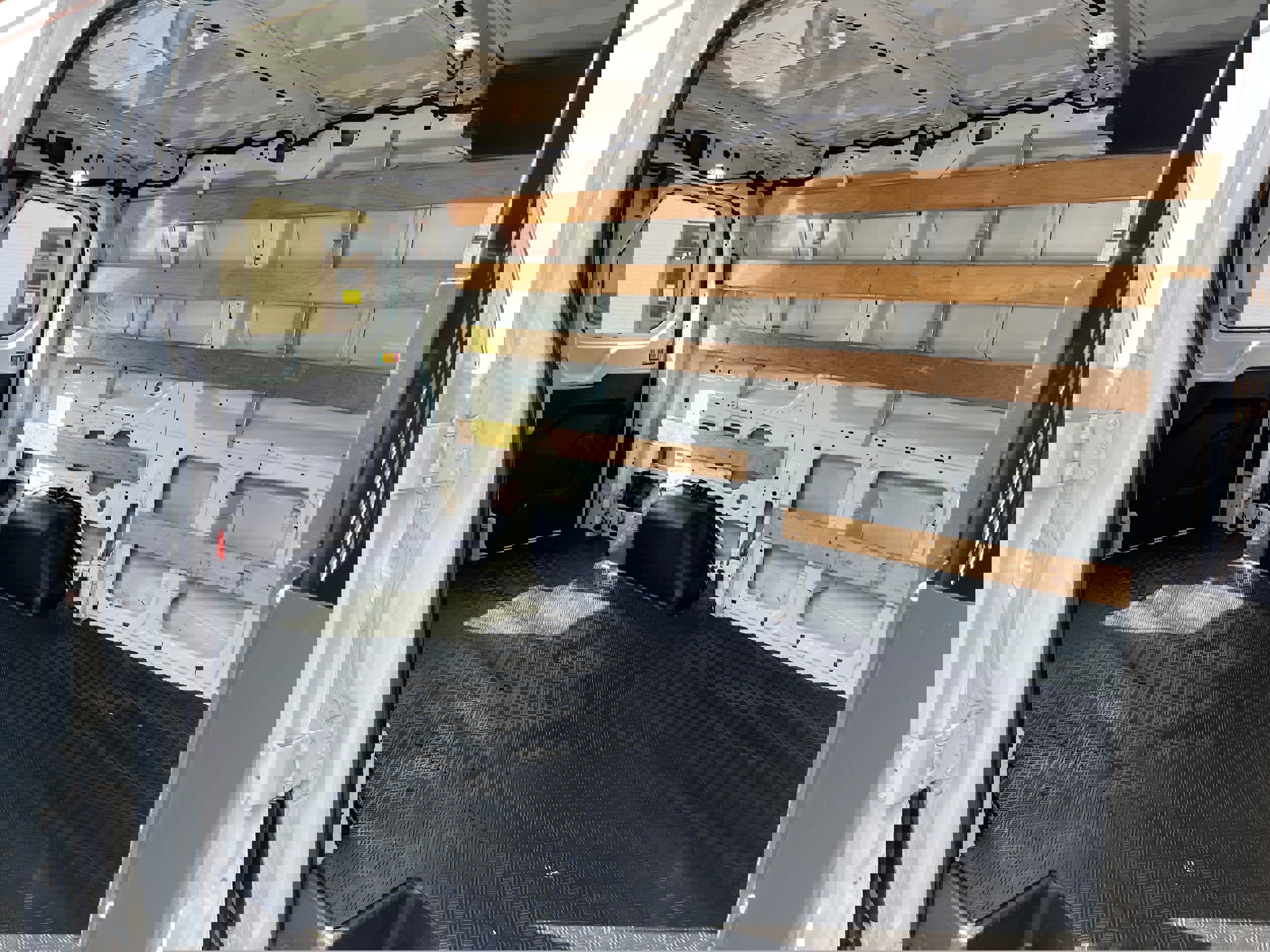 Certified 2019 Ford Transit 250 130 Low Roof w/ Exterior Upgrade Package image 11