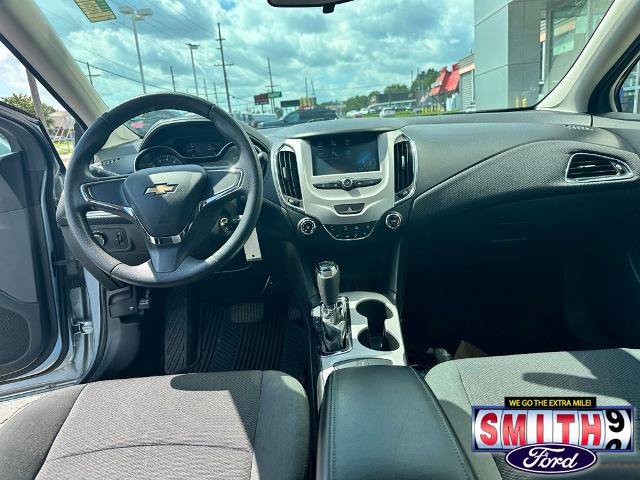 Used 2017 Chevrolet Cruze LS FWD image 20