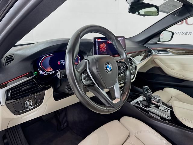 Used 2021 BMW 530i xDrive w/ Premium Package image 11