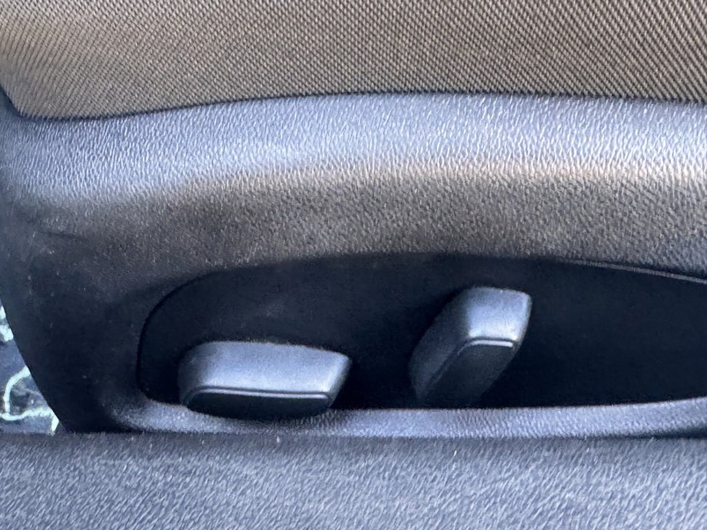 Used 2020 Chevrolet Camaro LT image 18