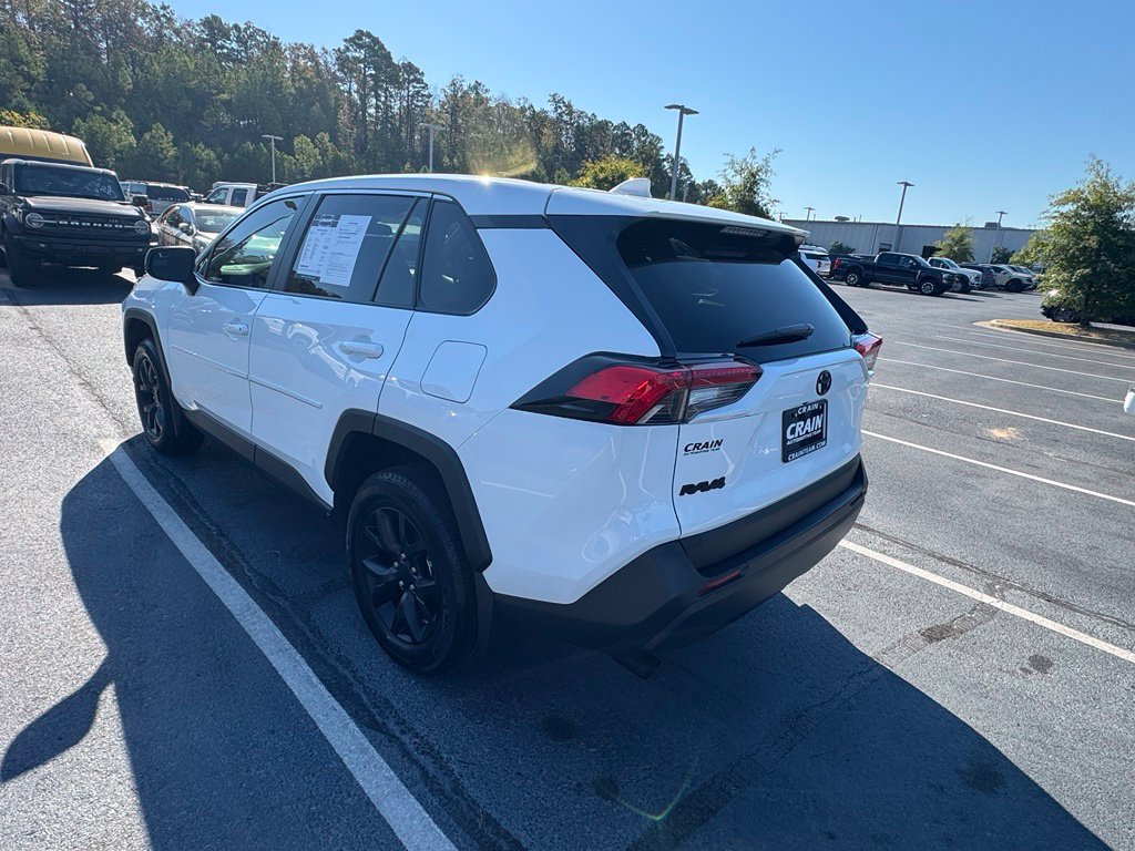 Used 2024 Toyota RAV4 LE FWD image 5