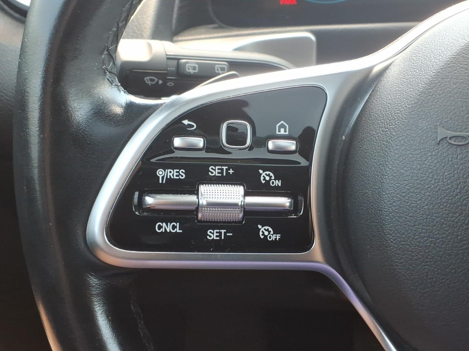 Used 2023 Mercedes-Benz GLB 250 4MATIC image 17