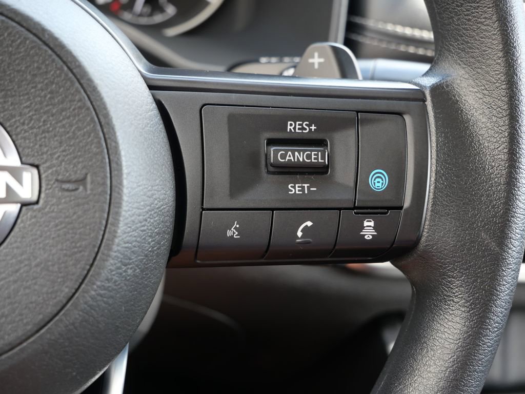 Used 2024 Nissan Rogue SV AWD/4WD image 29