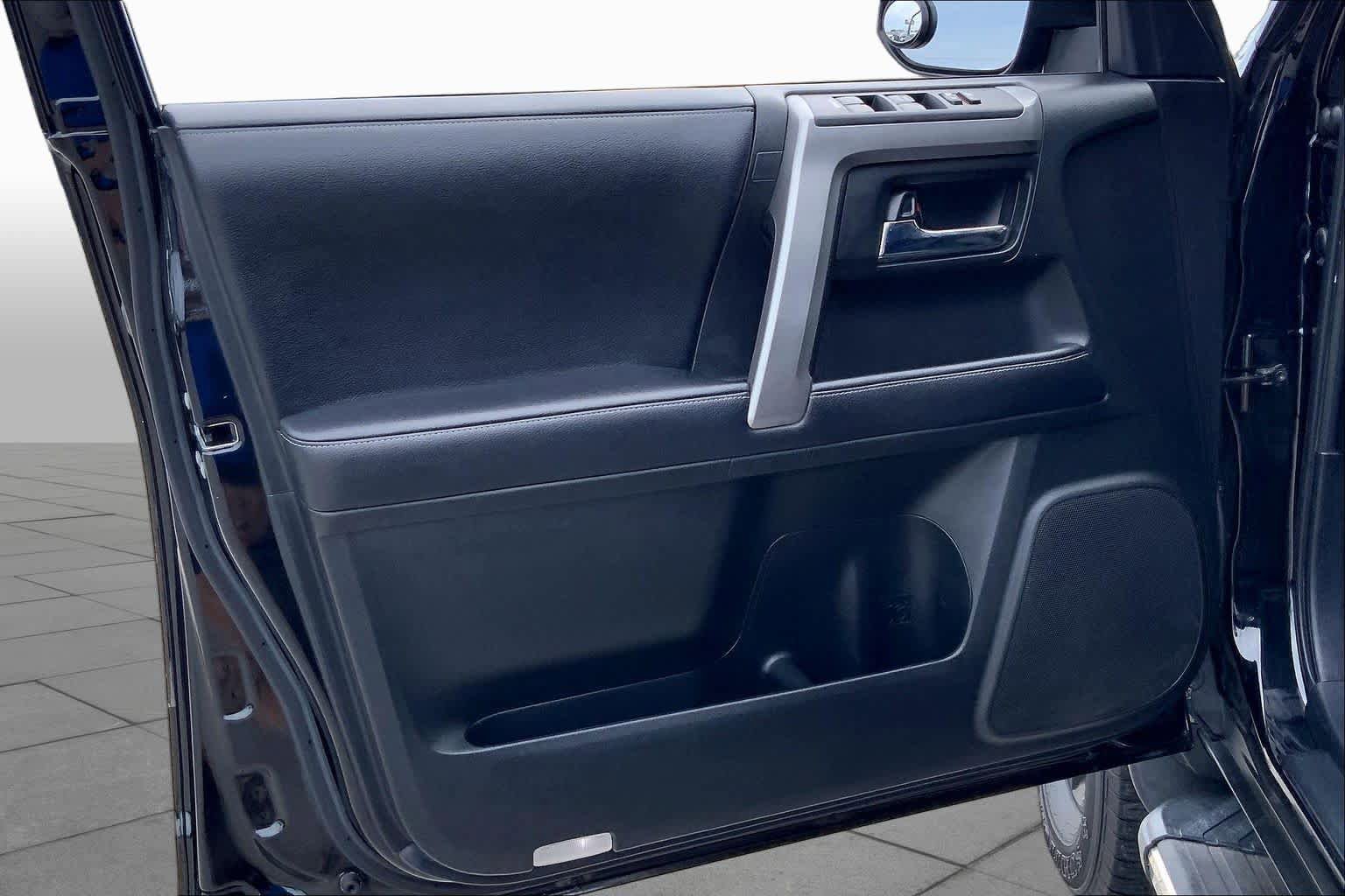 Used 2019 Toyota 4Runner SR5 AWD/4WD image 21