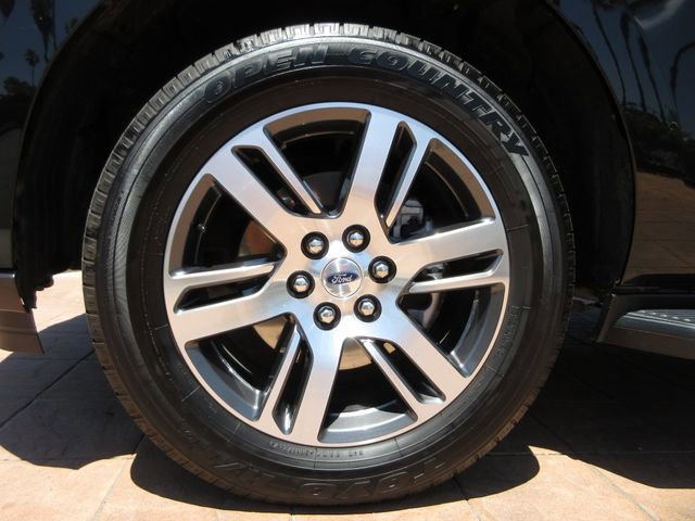 Certified 2024 Ford Expedition XLT RWD image 9