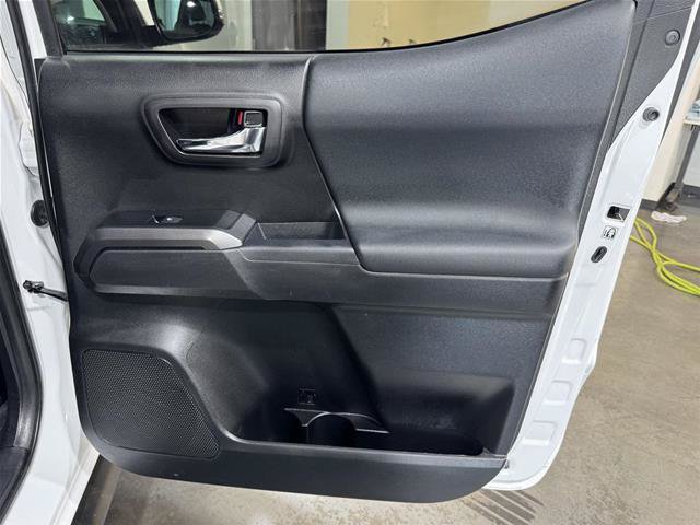 Used 2019 Toyota Tacoma TRD Sport AWD/4WD image 19