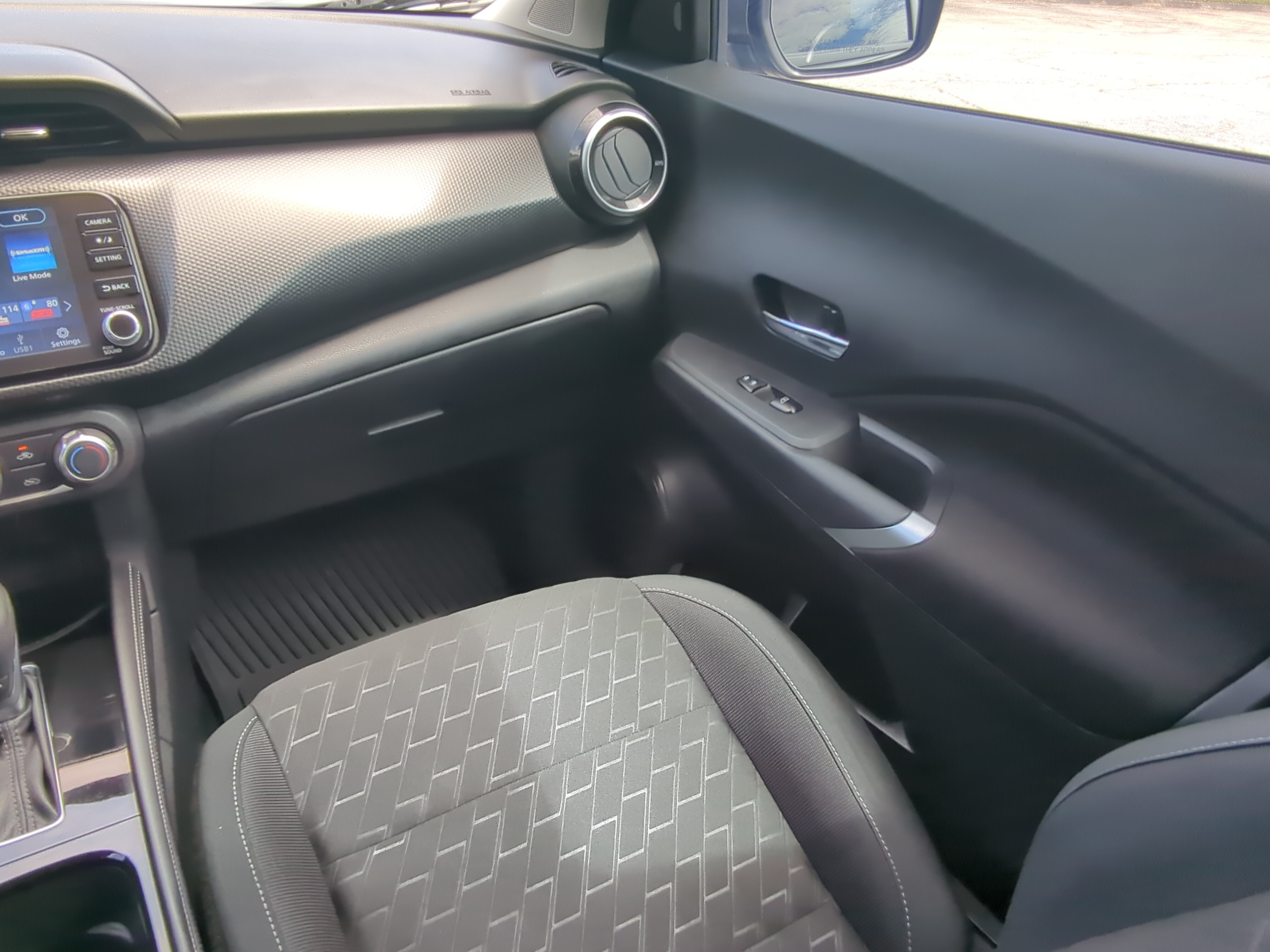 Used 2024 Nissan Kicks SV FWD image 15