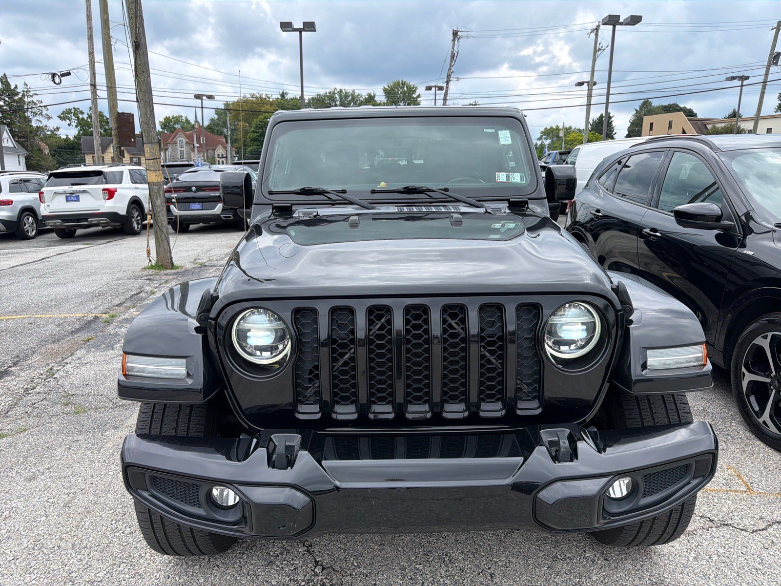 Used 2021 Jeep Gladiator Overland AWD/4WD image 2