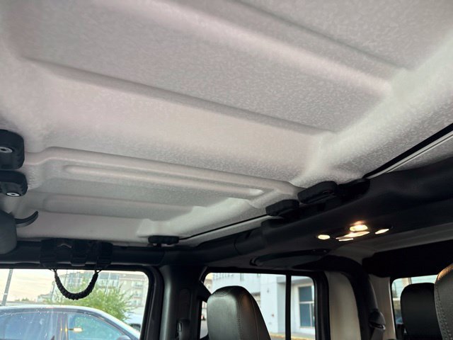 Used 2023 Jeep Gladiator Rubicon w/ LED Lighting Group AWD/4WD image 12
