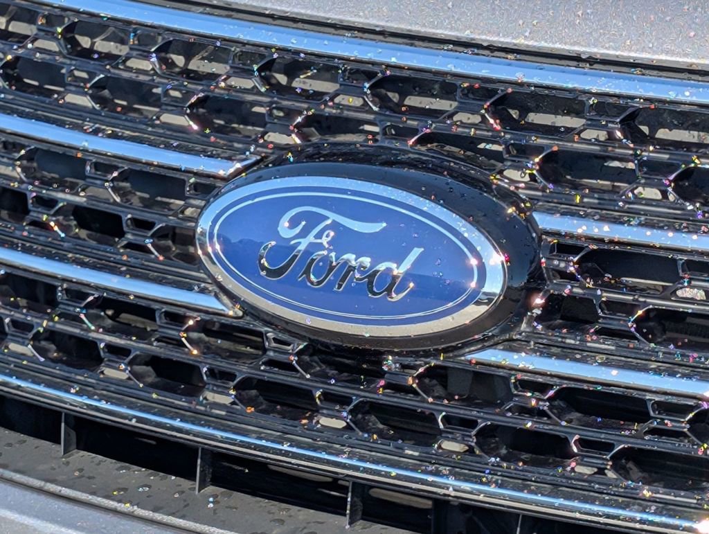 Certified 2021 Ford Explorer XLT w/ Equipment Group 202A image 13