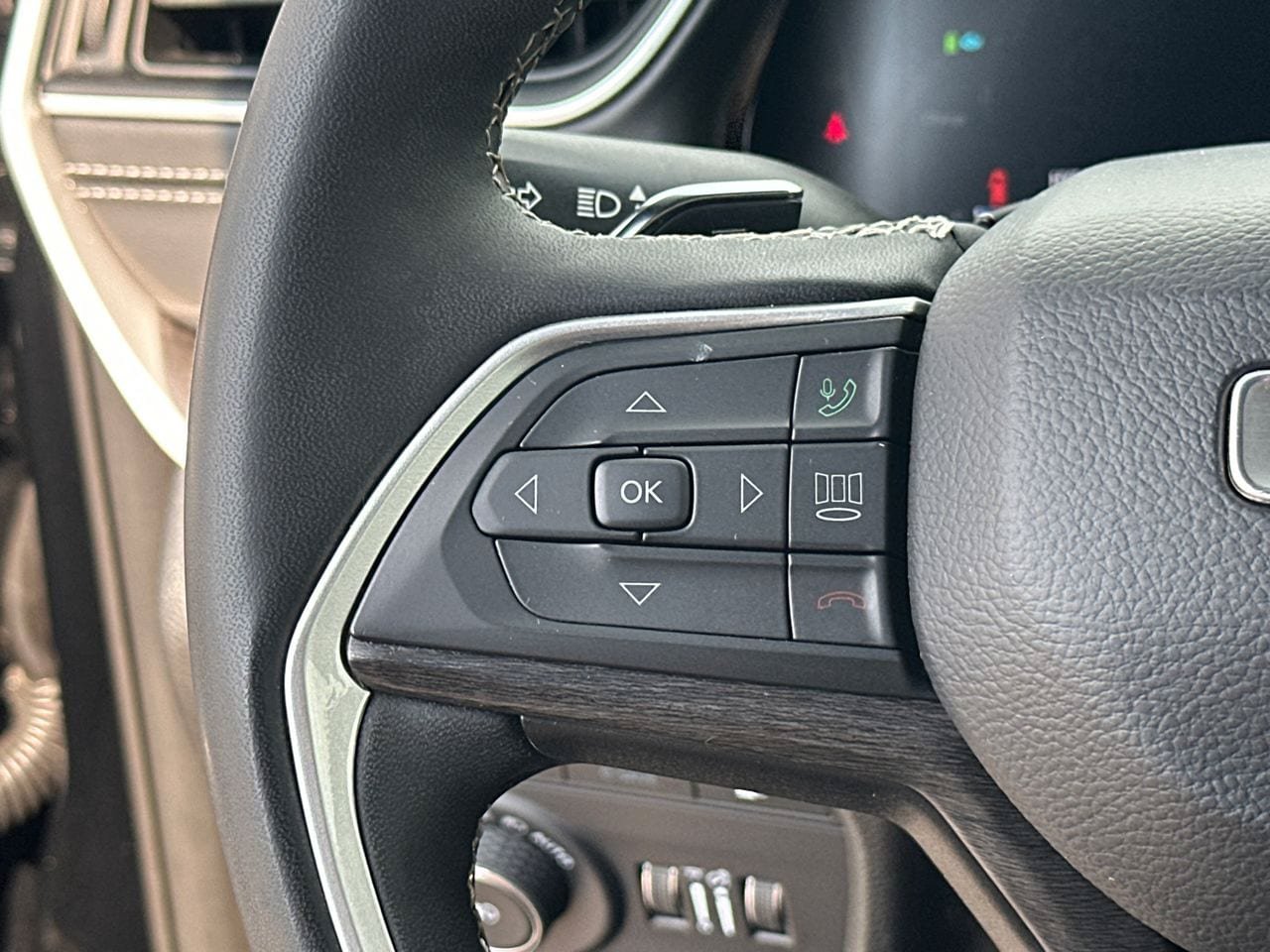 Used 2024 Jeep Grand Cherokee Limited 4xe AWD/4WD image 27